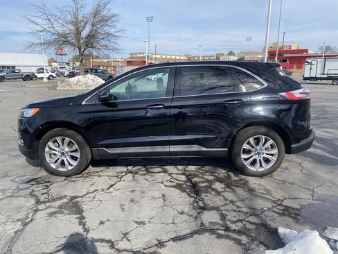 Used 2022 Ford Edge Titanium image 4