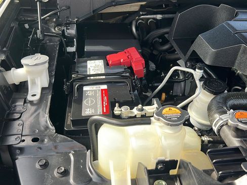 Used 2022 Nissan Titan PRO-4X w/ Pro-4x Convenience Package AWD/4WD image 38