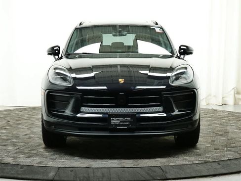 Used 2025 Porsche Macan image 10