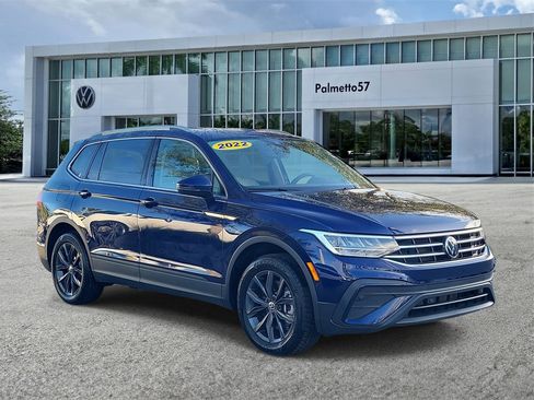 Used 2022 Volkswagen Tiguan SE image 3