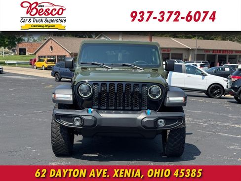 Used 2023 Jeep Wrangler Unlimited w/ Cold Weather Group AWD/4WD image 2