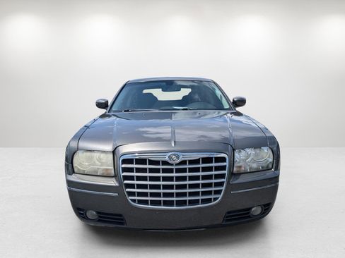 Used 2009 Chrysler 300 Touring image 2