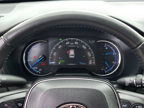 Used 2025 Toyota RAV4 XLE w/ Weather Package AWD/4WD image 30
