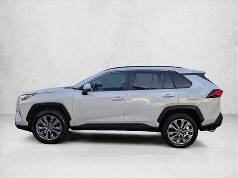 Used 2023 Toyota RAV4 XLE Premium FWD image 9