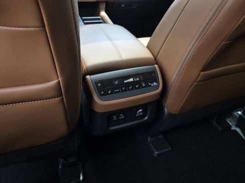 Used 2023 Nissan Pathfinder Platinum AWD/4WD image 16