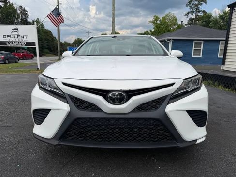Used 2020 Toyota Camry SE FWD image 2
