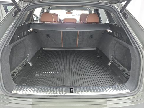 Used 2024 Audi Q8 e-tron Premium Plus w/ Premium Plus Package image 12