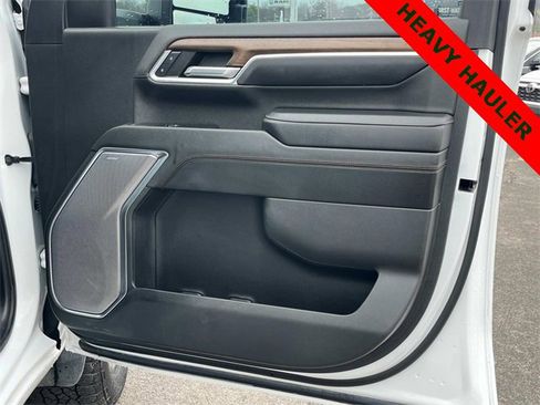 Used 2024 Chevrolet Silverado 3500 High Country w/ High Country Premium Package image 12