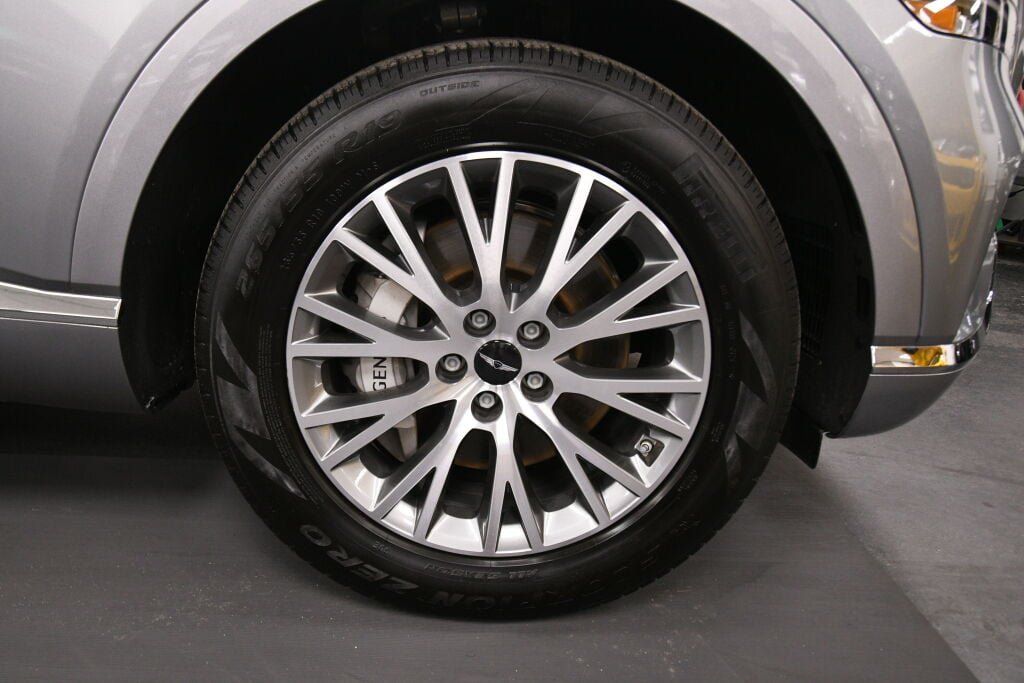 Used 2025 Genesis GV80 2.5T Standard AWD/4WD image 33