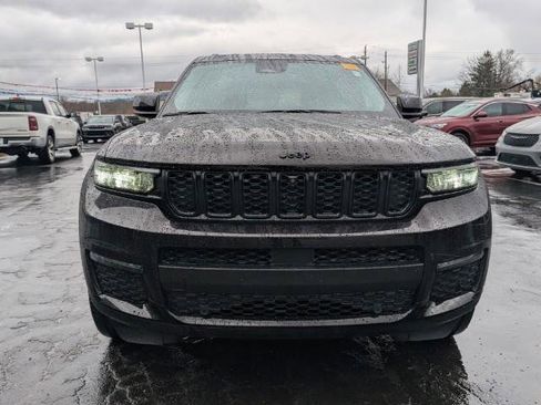 Used 2023 Jeep Grand Cherokee L Limited w/ Luxury Tech Group II image 12