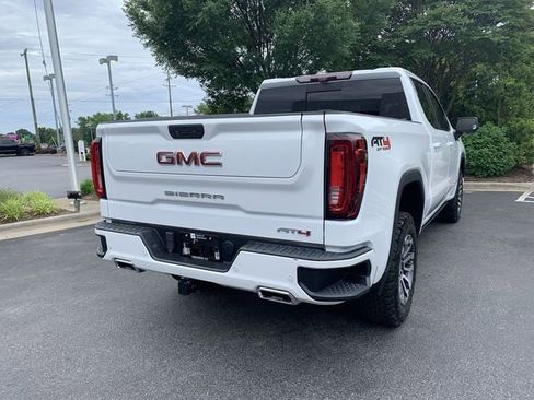 Used 2021 GMC Sierra 1500 AT4 w/ AT4 Premium Package AWD/4WD image 8