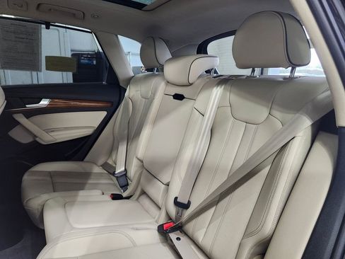 Certified 2023 Audi Q5 e Premium Plus w/ Premium Plus Package image 11