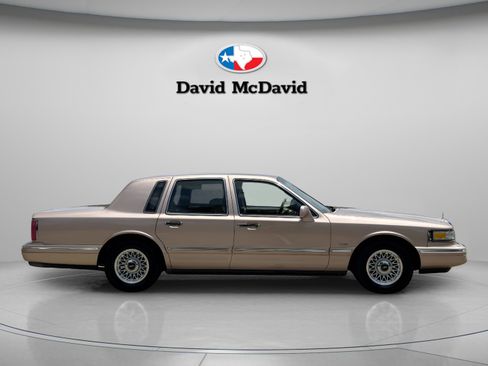 Used 1996 Lincoln Town Car Executive RWD image 7