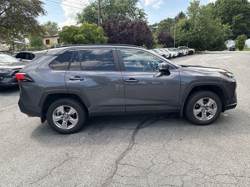 Used 2022 Toyota RAV4 XLE image 7