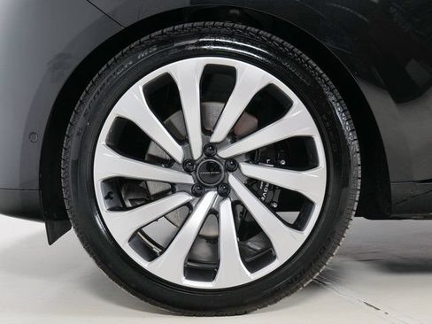Certified 2026 Land Rover Range Rover SE AWD/4WD image 9