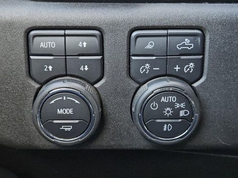 Used 2024 Chevrolet Silverado 2500 LTZ w/ LTZ Premium Package image 18