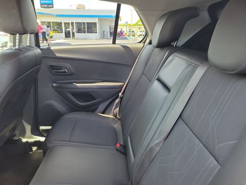 Used 2020 Chevrolet Trax LT w/ Driver Confidence Package FWD image 10