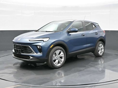 Used 2025 Buick Encore GX Preferred w/ Comfort Package image 4