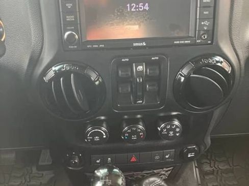 Used 2014 Jeep Wrangler Unlimited Sahara AWD/4WD image 14