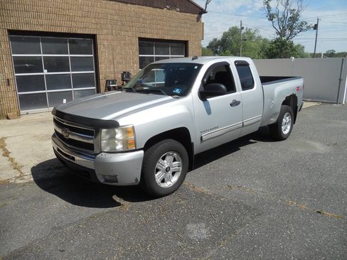 Used 2010 Chevrolet Silverado 1500 LT w/ Power Pack Plus AWD/4WD image 11