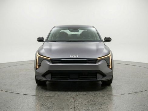 Used 2025 Kia K4 LXS image 2