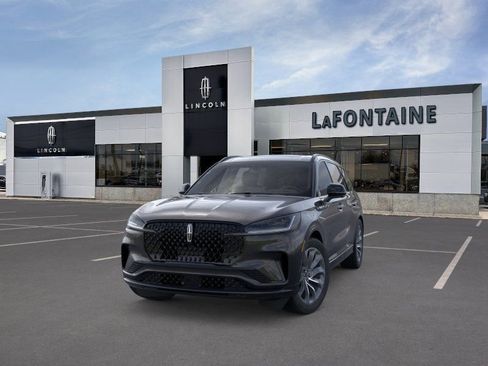 New 2026 Lincoln Aviator AWD image 2