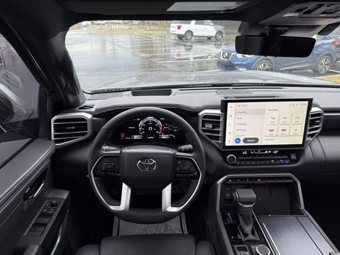 Used 2025 Toyota Sequoia Platinum image 6