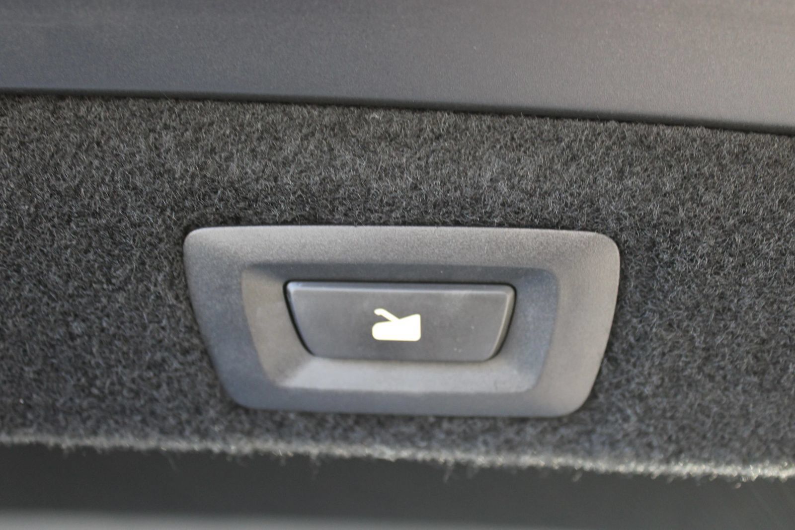 Used 2025 Lucid Air Pure RWD image 30
