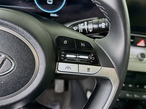 Certified 2022 Hyundai Elantra Limited image 25