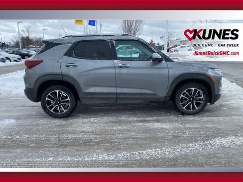 Used 2025 Chevrolet TrailBlazer LT image 4