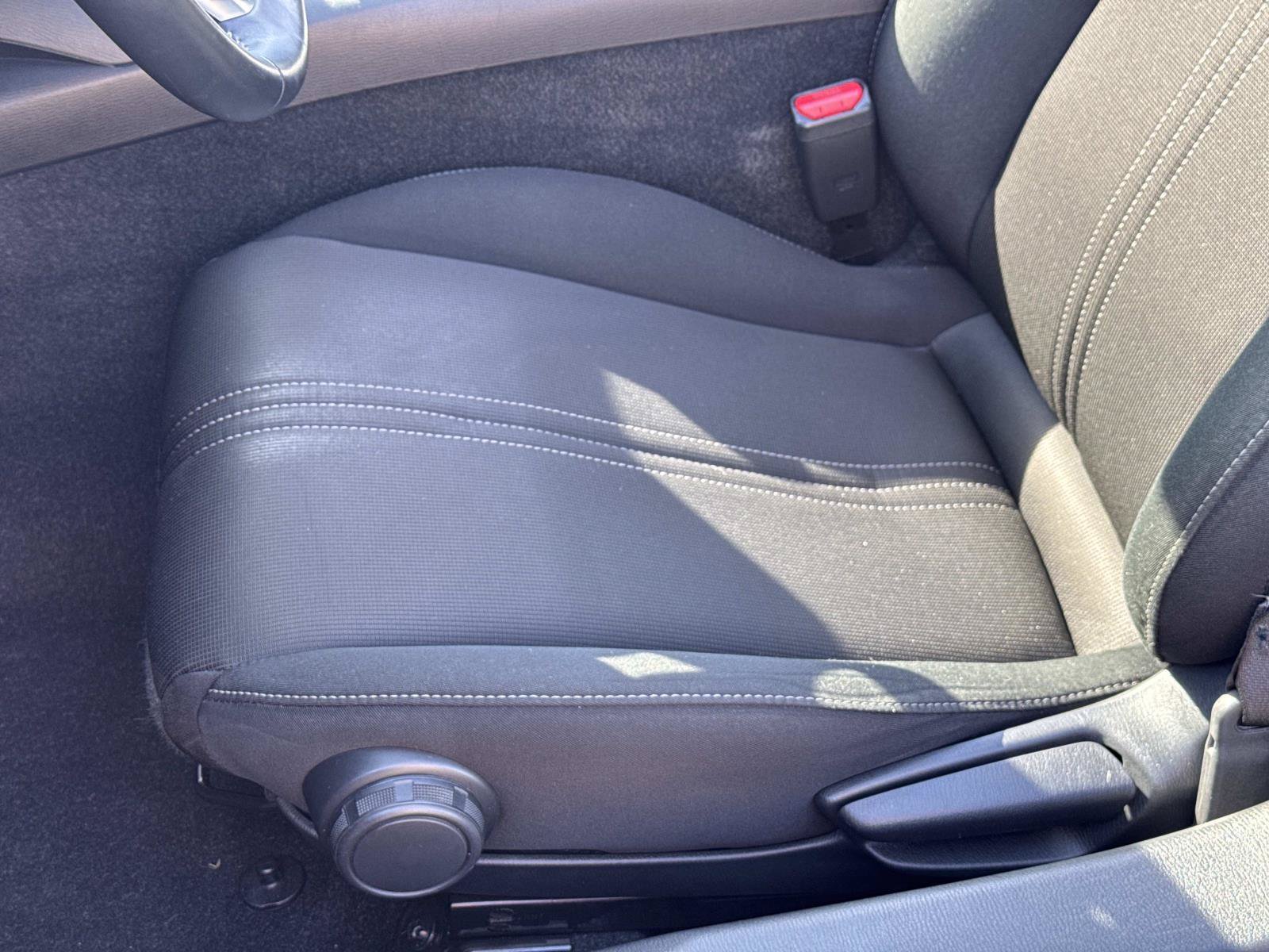 Used 2022 MAZDA MX-5 Miata Club RWD image 12