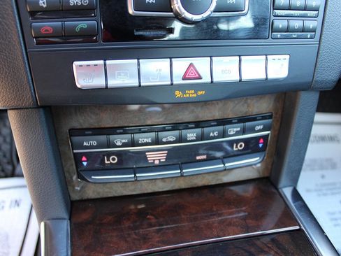 Used 2014 Mercedes-Benz E 350 E 350 Sport 4MATIC AWD 4dr Sed image 23