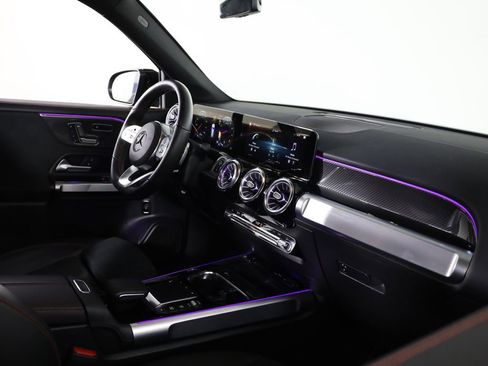 Used 2023 Mercedes-Benz GLB 250 4MATIC image 35