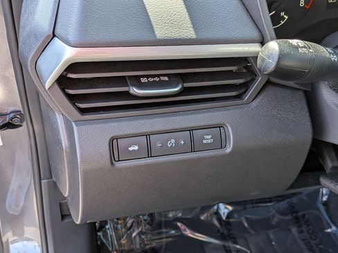 Used 2025 Nissan Altima 2.5 S FWD image 13
