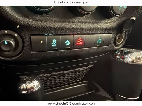 Used 2015 Jeep Wrangler Unlimited Sahara w/ Mopar Chrome Edition Group AWD/4WD image 53
