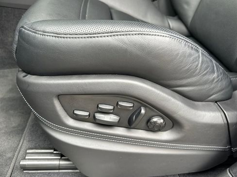 Certified 2024 Porsche Cayenne Turbo GT AWD/4WD image 13