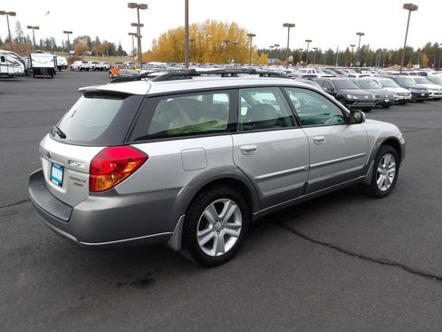 Used 2005 Subaru Outback 3.0R Limited AWD/4WD image 5