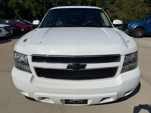 Used 2007 Chevrolet Suburban LTZ w/ LTZ Preferred Equipment Group RWD image 2