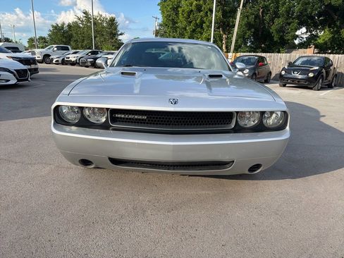 Used 2010 Dodge Challenger SE RWD image 2