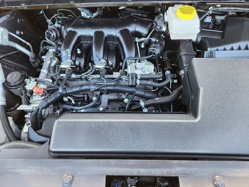 Used 2025 Nissan Pathfinder Platinum w/ Cargo Package image 36