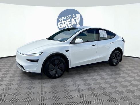 Used 2026 Tesla Model Y Long Range image 1