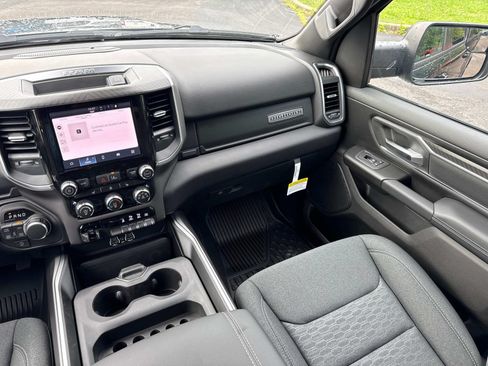 New 2026 RAM 1500 4x4 Crew Cab image 18