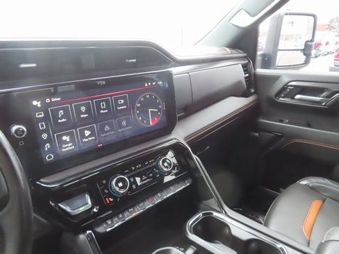 Used 2024 GMC Sierra 2500 AT4 w/ AT4 Preferred Package image 35