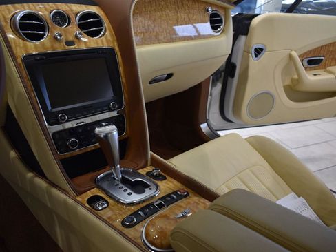 Used 2013 Bentley Continental GT image 21