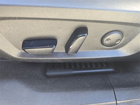 Used 2023 Mitsubishi Outlander SEL image 10