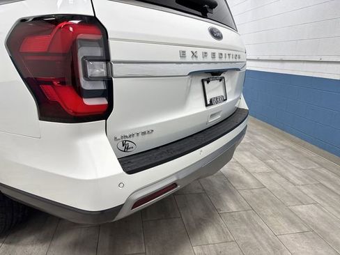 Used 2022 Ford Expedition Max Limited image 40