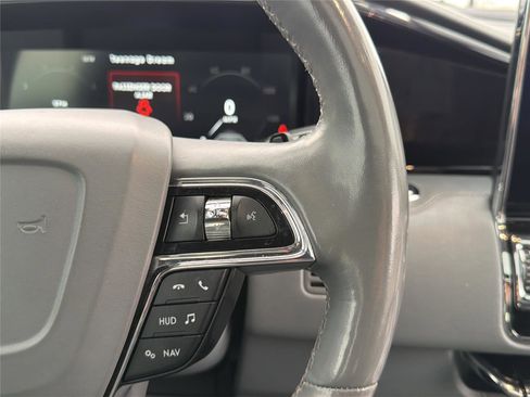 Used 2019 Lincoln Navigator Reserve AWD/4WD image 17