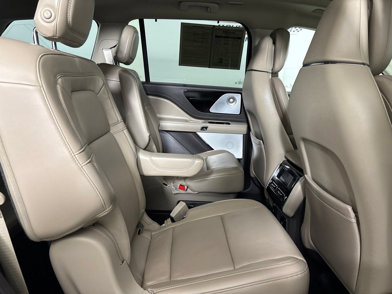 Used 2020 Lincoln Aviator Reserve w/ Equipment Group 201A AWD/4WD image 31