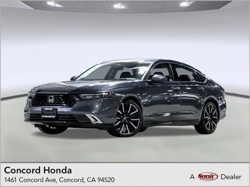 Used 2023 Honda Accord Touring image 1
