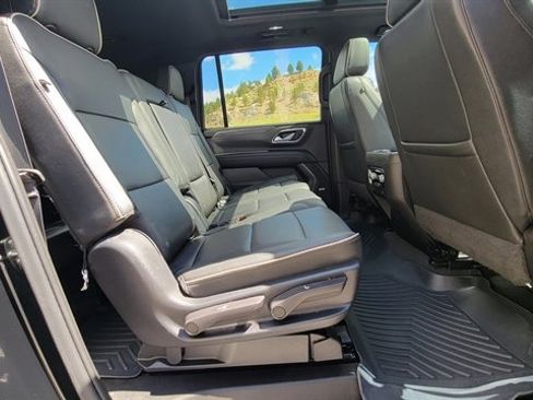 Used 2023 GMC Yukon XL SLT AWD/4WD image 48